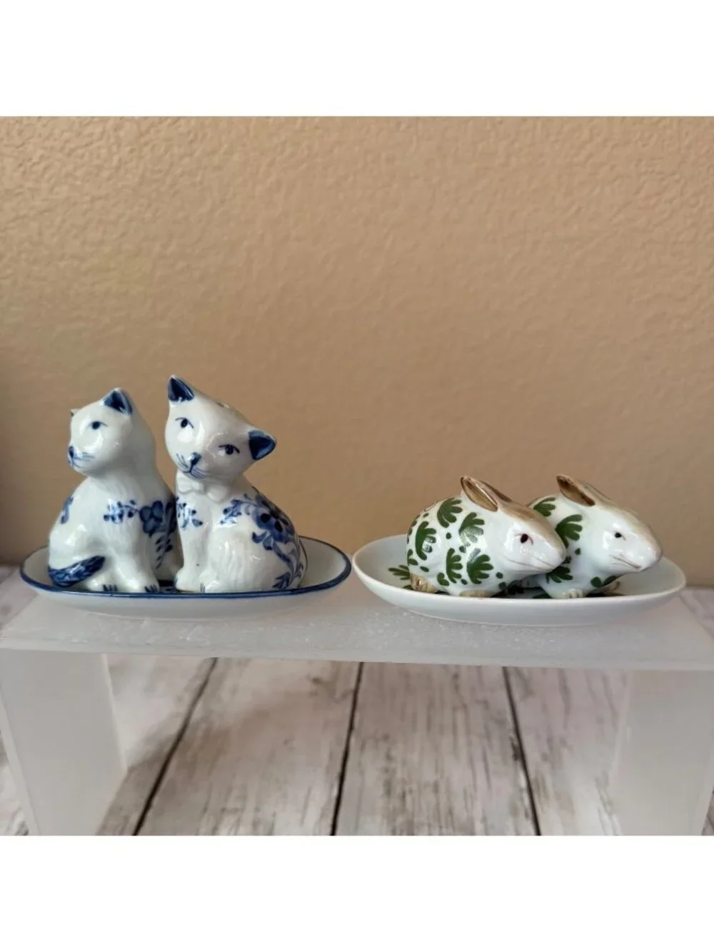 Set of 2 Vintage Cat & Bunny Salt Pepper Shaker Sets w/Matching Underplate 1970s - Picture 1 of 15